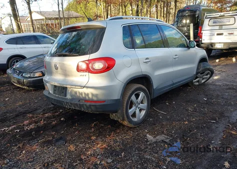 2010 Volkswagen Tiguan Wolfsburg Edition z USA, uszkodzony, nr VIN WVGAV7AX8AW001739